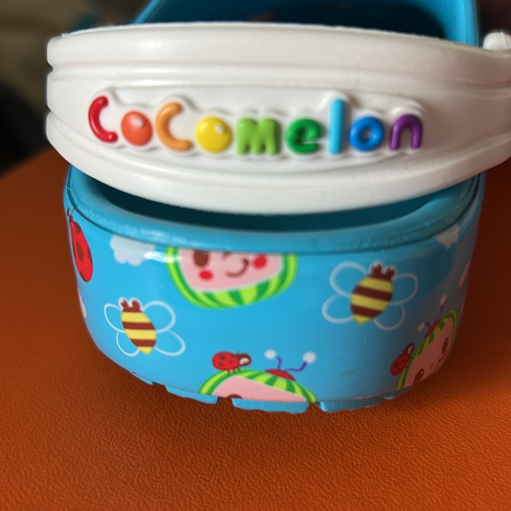 Cocomelon Toddler Kids‎ Classic Crocs with Back Strap Size 10 - Picture 6 of 9